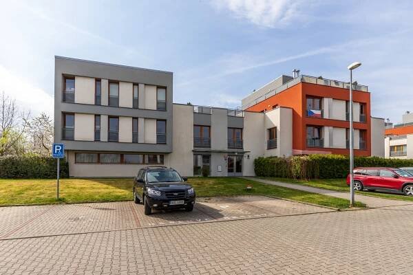 Prodej bytu 3kk, Praha Pitkovice, 88m2 obytná plocha, s lodžií 10m2