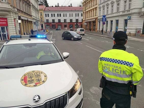 Do dvou let se zvýší početní stav hradecké městské policie o 15 mužů a žen. Ilustrační foto.