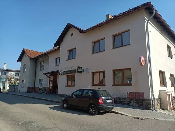 Plzeňské pivo napříč Vysočinou: v Brodě jeho cenu drží níž, lidem se zdá drahá