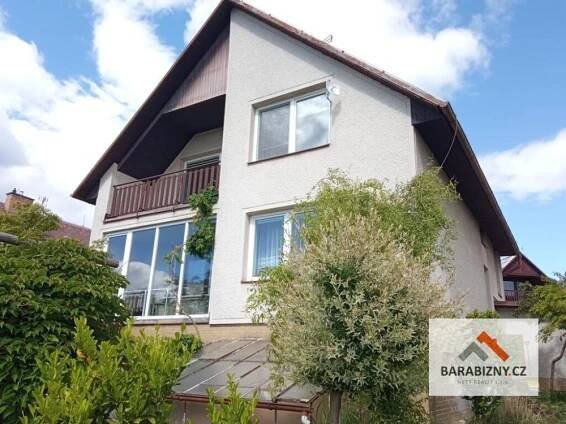 Rodinný dům 5+1 s garáží a zahradou 529m2, Dvůr Králové nad Labem Barabizny.cz Nett Realit
