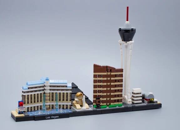► Testoval jsem pro vás: LEGO Architecture 21047 Las Vegas - HOTH BRICKS