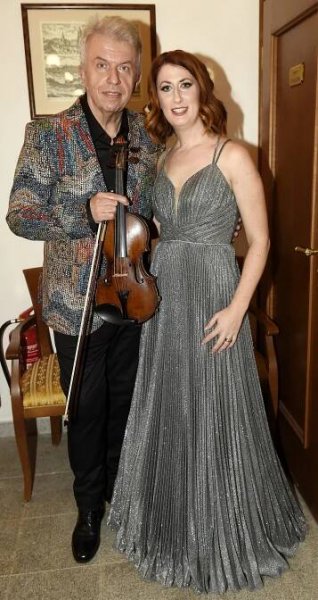Do letadla v roušce můžeme a na koncert ne? Houslový virtuos Jaroslav Svěcený nechápe vládní opatření