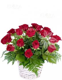 Květinový koš s červenými růžemi | Flora Online