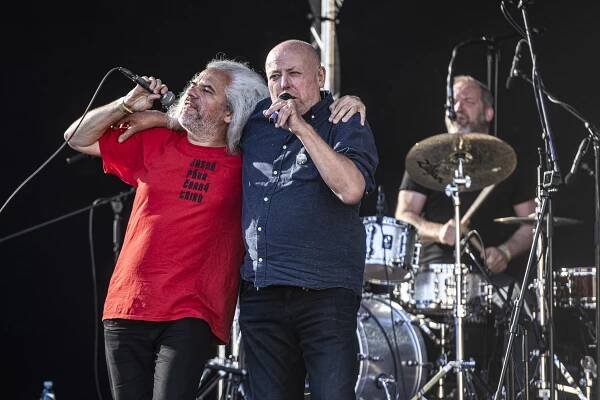 Legendární kapela Jasná páka slaví neuvěřitelných 40 let od svého založení! - Maxibulvar