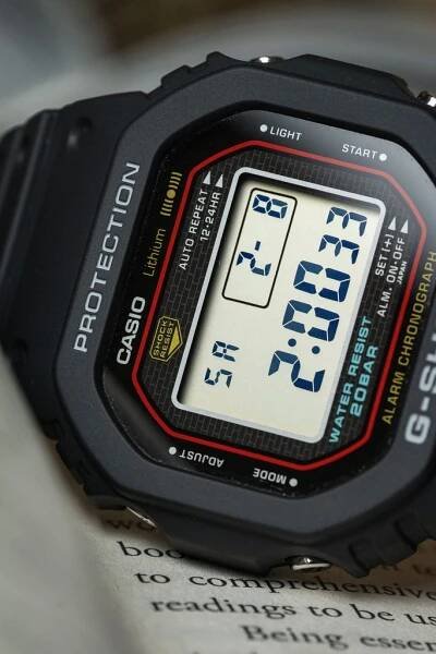 Casio G-Shock DW-5000R-1AER | Helveti.cz