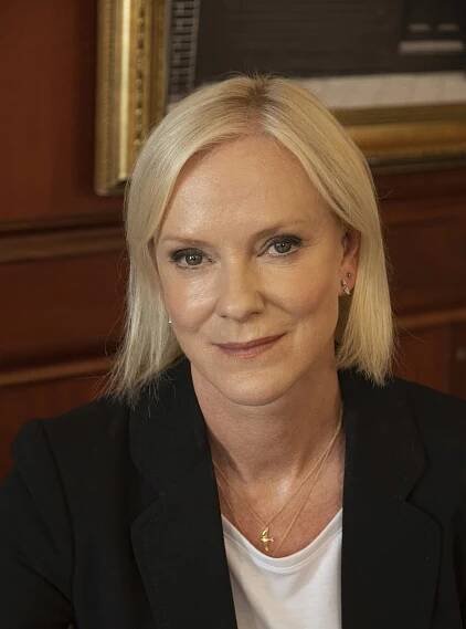 Hermione Norris - Doktor Martin - Vraťte odesílateli - Promo