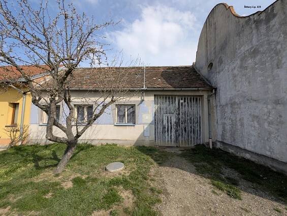 Rodinný dům řadový na prodej Štítary