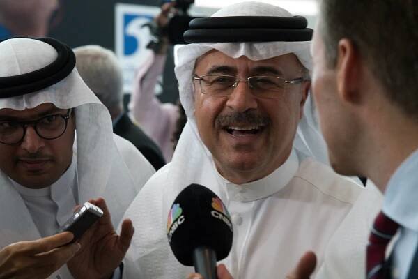 Saudi Aramco looks to China and India to prop up oil markets