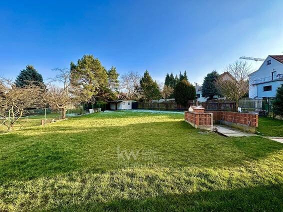 Pronájem rodinného domu 7+2, 300m2 se zahradou - Praha 6 – Nebušice
