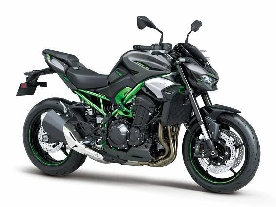 Motocykl Kawasaki Z900 šedá / 2025