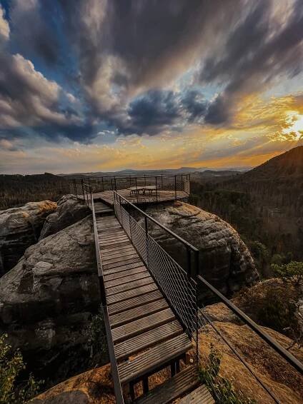 Skalní hrad Šaunštejn západ slunce (foto: Radek Liška) 