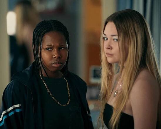 Aiyana Goodfellow, Chloe Guidry - Pod mostem - Když jde do tuhého - Z filmu