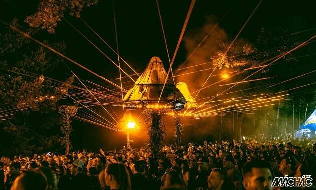 Třiadvacátý festival Mácháč přilákal tisíce fanoušků.