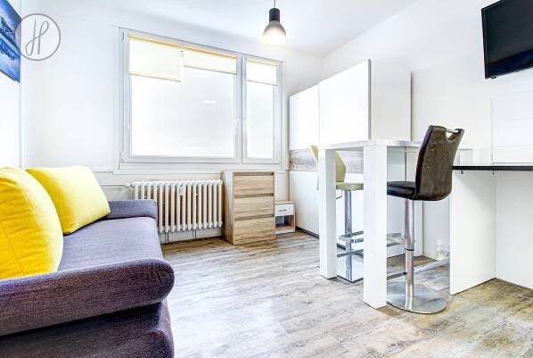 Pronájem bytu 1+kk, 20 m², Liberec XIV-Ruprechtice, Na Pískovně 665/40 | Realitní makléři Liberec - Jan a Miroslav Havič
