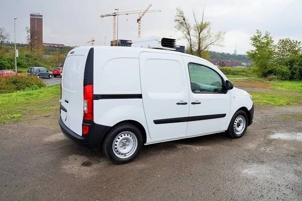 Autopůjčovna dodávek a užitkových vozů, pronájem dodávek Praha | Vansrenting.com