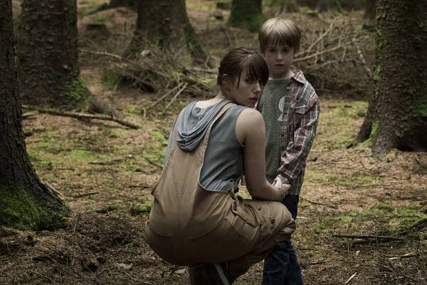 Seána Kerslake, James Quinn Markey - The Hole in the Ground - Z filmu