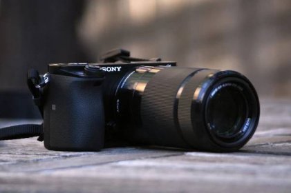 Sony Alpha a6000 VS Nikon D5600 – Mirrorlessmart.com