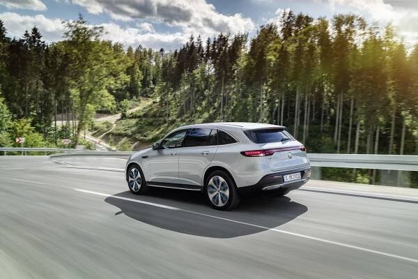 První elektrické SUV od Mercedesu oficiálně! Model EQC nabídne parádní výkony, ovšem jak je to s dojezdem?