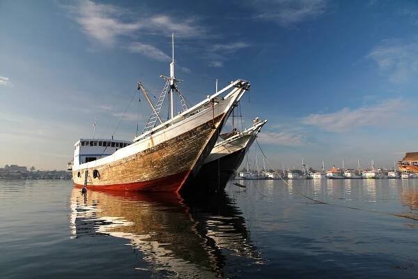 Phinisi ship, traditional wooden sailing ships in Makassar, Indonesia