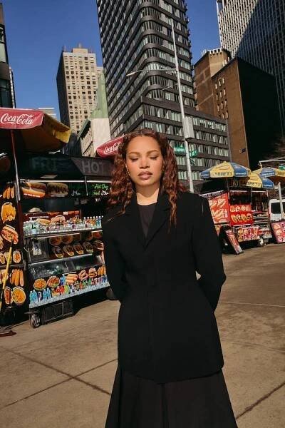 Nesta Cooper's Face Can Handle Anything | Into The Gloss