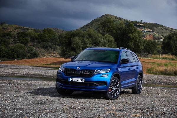 Škoda Kodiaq RS na nových fotkách a videu. Takhle řádila ve Španělsku! – AutoRevue.cz