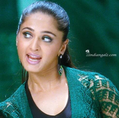 Hot Screen Caps – IndianGalz