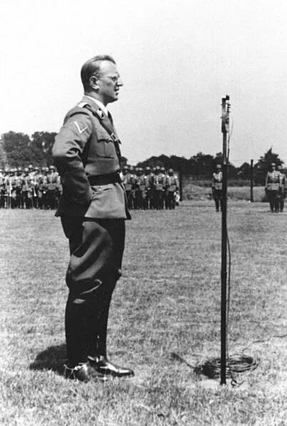 Soubor:Bundesarchiv Bild 121-1976, Arthur Seyß-Inquart.jpg – Wikipedie