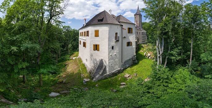 Roštejn: Hrad rozkvetlý jako růže