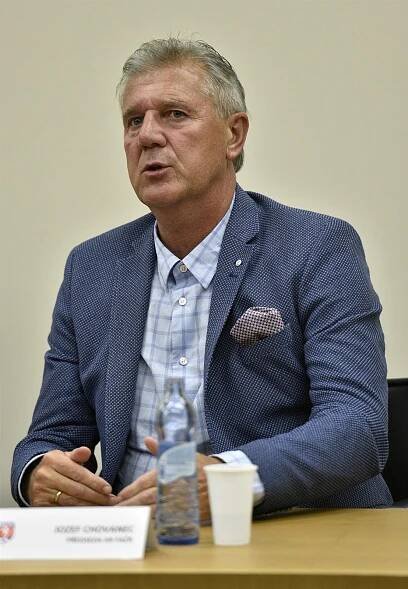 Jozef Chovanec utrpěl infarkt. Legenda Sparty a šéf rozhodčích je v nemocnici