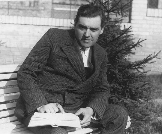 Vlk požírající život a umění. Kvůli K. H. Hilarovi se Národní divadlo řešilo i v parlamentu