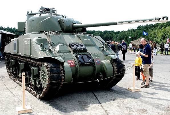 File:Sherman Firefly 9-08-2008 15-05-43.JPG - Wikimedia Commons