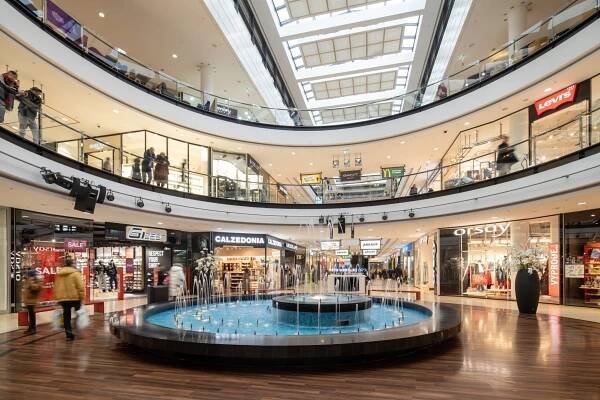 Obchodní centrum Arkády Pankrác – parkování a nákupy na dosah - Cubex 