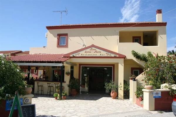SPIROS & MARIA (Korfu, Agios Stefanos) | Travel Family - Viamare