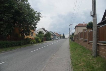 Soubor:North view of Nádražní street in Rapotice, Třebíč District.jpg – Wikipedie