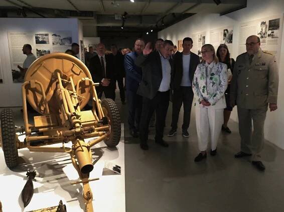 Žižkovské muzeum zve na cestu časem. Barikáda připomíná Pražské povstání