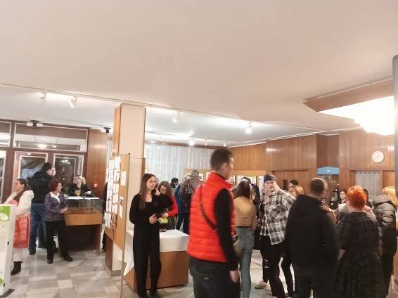 Ve společenském domě v Neratovicích proběhla vernisáž výstavy studentů