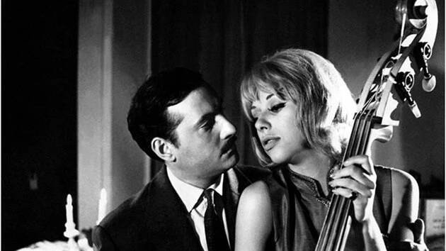 Mireille Darcová ve filmu Monsieur