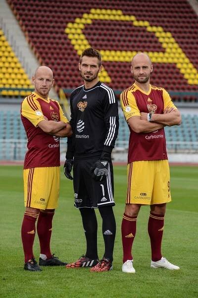 Žlutý balet z Julisky se vrací k dresům, které nosili Masopust a spol. Vyrukuje v nich na Spartu