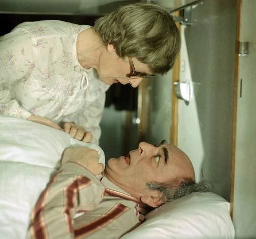 Bakaláři - Lůžko - Z filmu - Alena Kreuzmannová, Josef Bláha