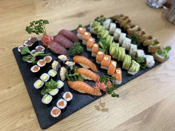 Sushi v centru Plzně: 16, 29 nebo 60 rolek s rybami i zeleninou