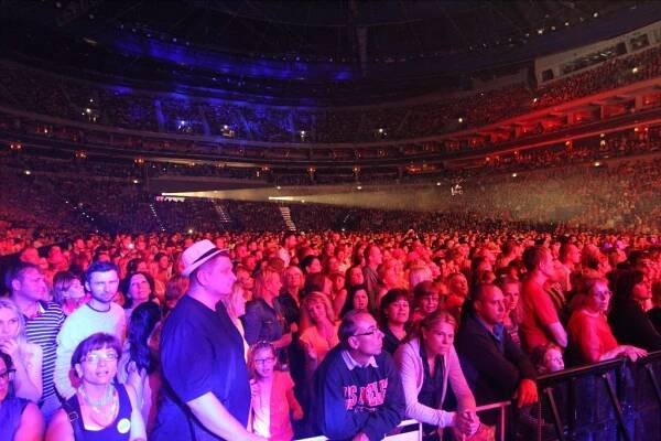 PHOTO: Michal David & DJ Bobo – O2 arena