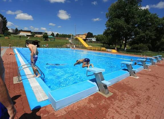 Venkovní koupaliště v Bystřici nad Pernštejnem