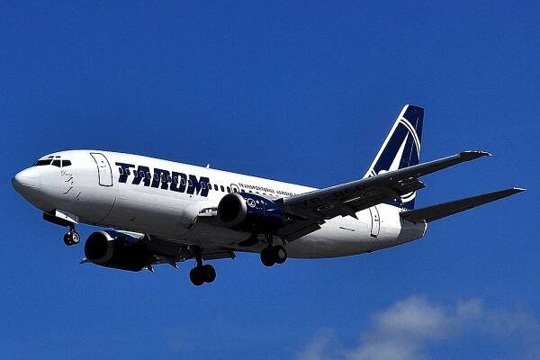 Soubor:Boeing 737-300 - Tarom (YR-BGD).JPG – Wikipedie