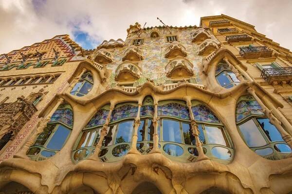 Skvosty známého architekta: Podívejte se, co můžete navštívit v Barceloně