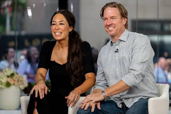 Chip Gaines defends decision to include gay couple on 'Back to the Frontier' show