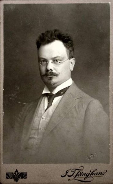 František Záviška 1879–1945 | Matematicko-fyzikální fakulta