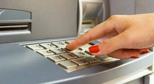 Jednodušší PIN ke kartě nabídne poslední velká banka | Peníze.cz