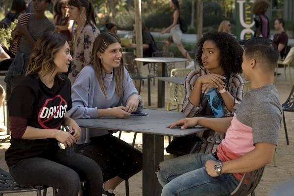 Grown-ish - Kdo mě zastaví - Z filmu - Francia Raisa, Emily Arlook, Yara Shahidi