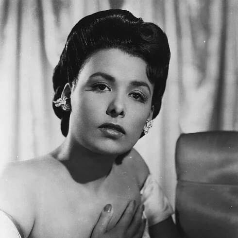 In a First for Broadway, a Theater Will Be Renamed for Lena Horne