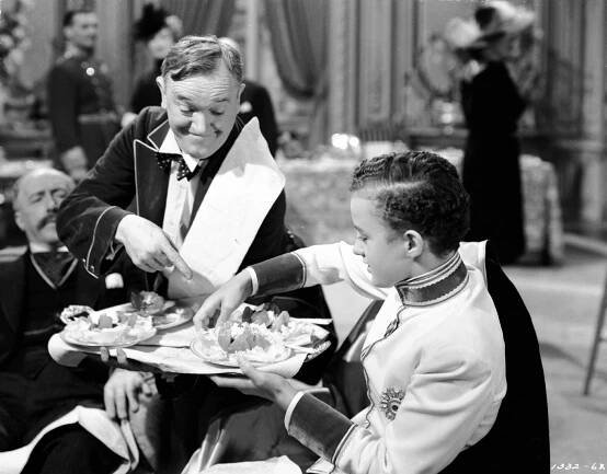 Stan Laurel, David Leland - Nothing But Trouble - Z filmu